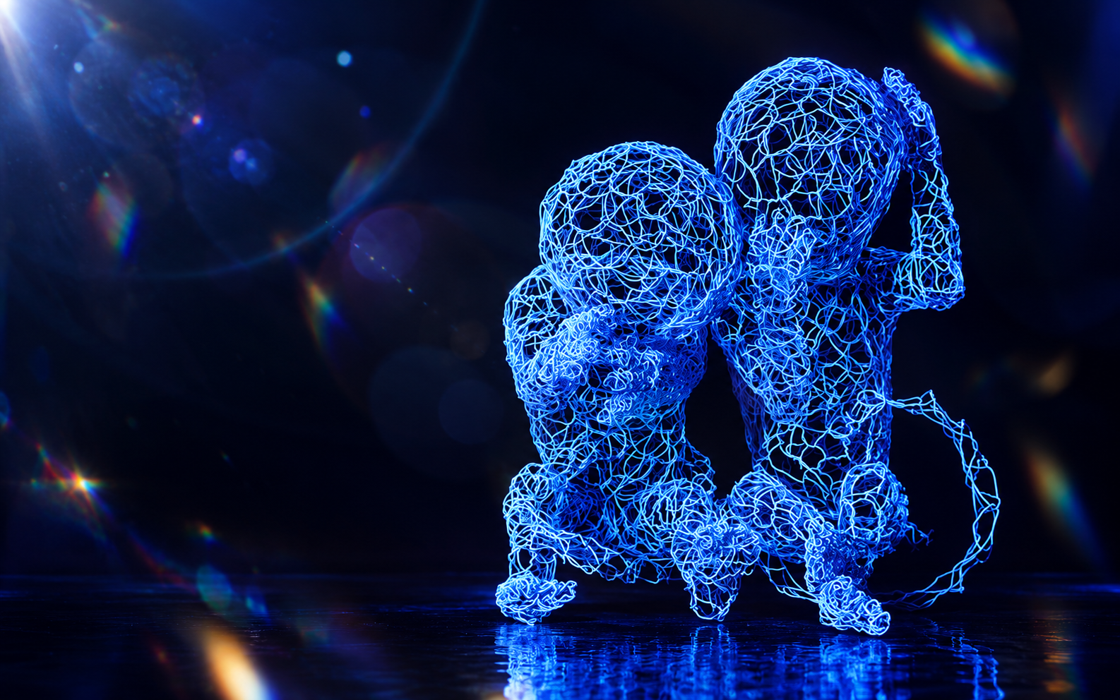 Gemelli, scultura luminescente di Giuseppe Inglese in un’ambientazione digitale con riflessi di luce